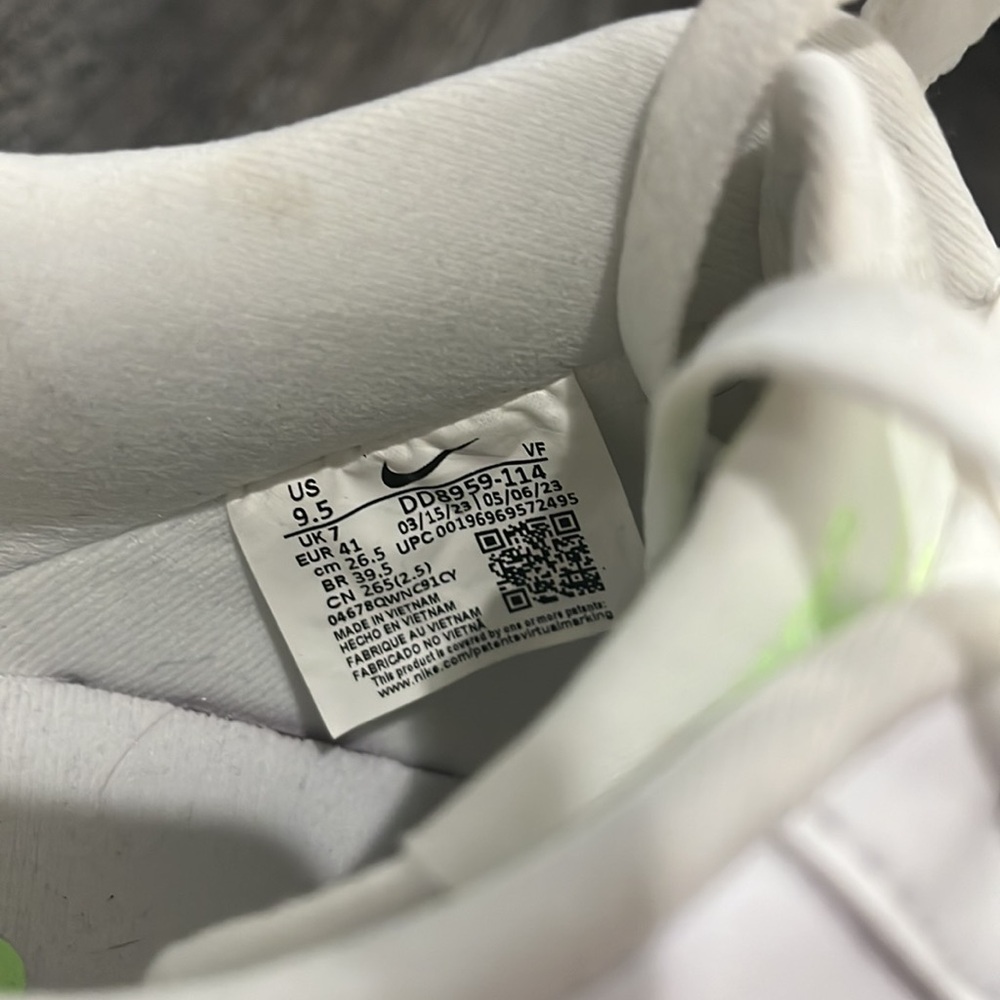 Women’s Nike Air Force 1 Lime Blast - Picture 2 of 2